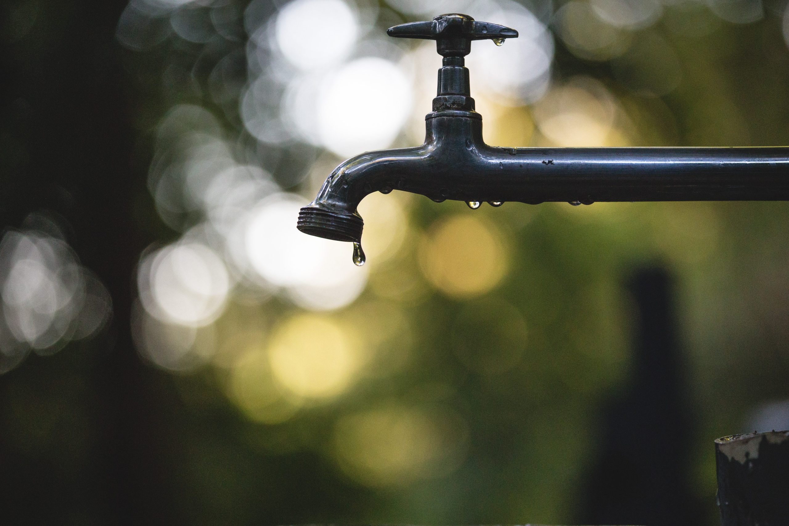 Explorer les effets de l’accès aux services d’eau potable et d’assainissement sur l’égalité entre les genres